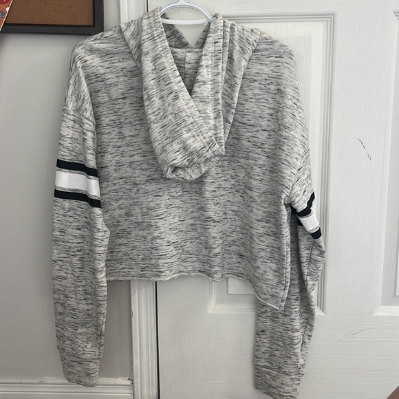 Ardene: cropped hoddie: size Large - Picture 2 of 4